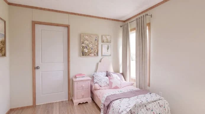 Snowcap bedroom home features