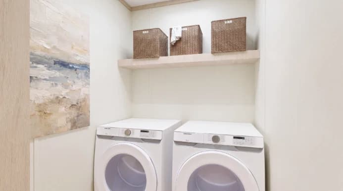  voyage interior home features