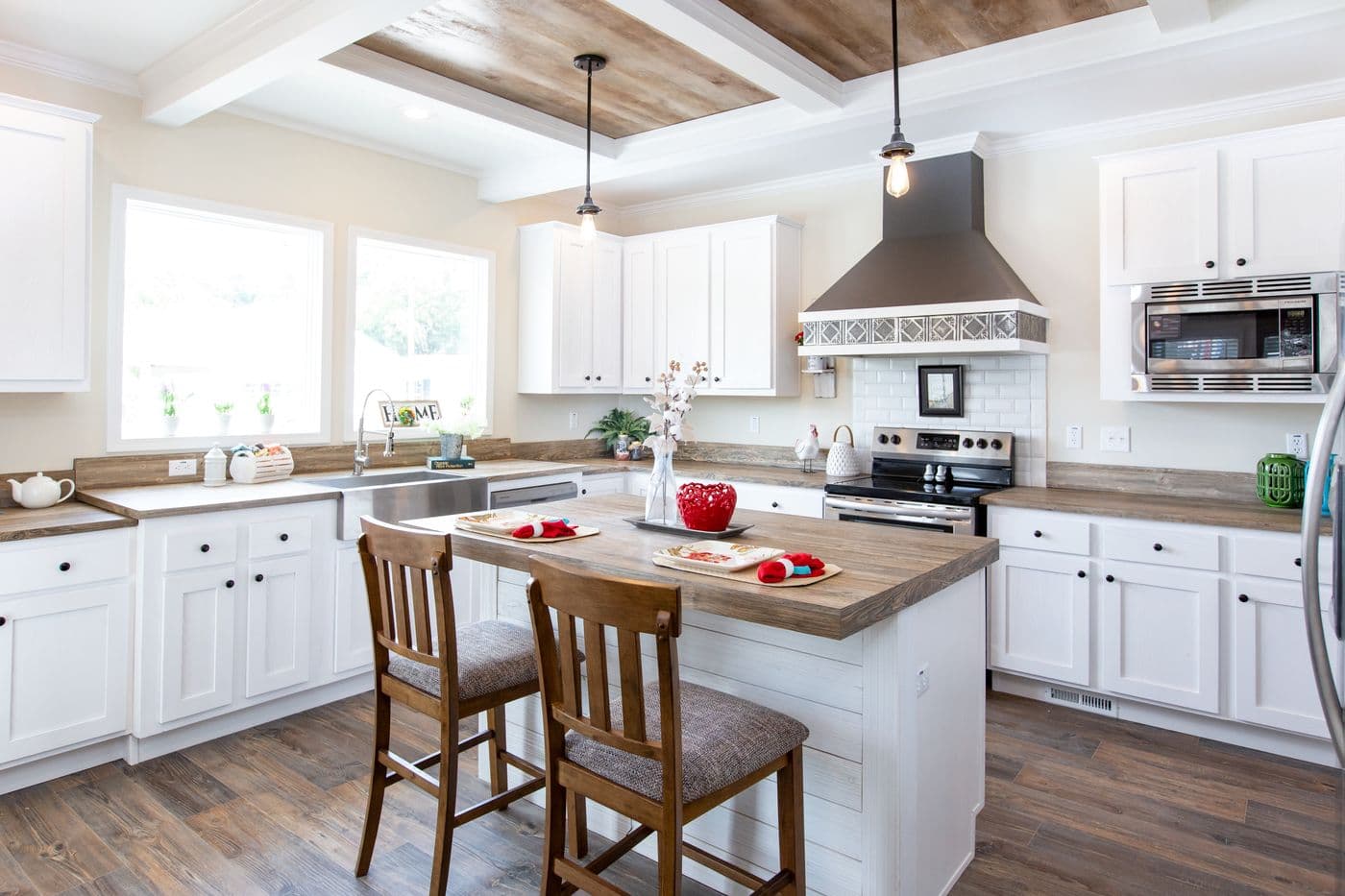 Southern charm 4br kitchen home features
