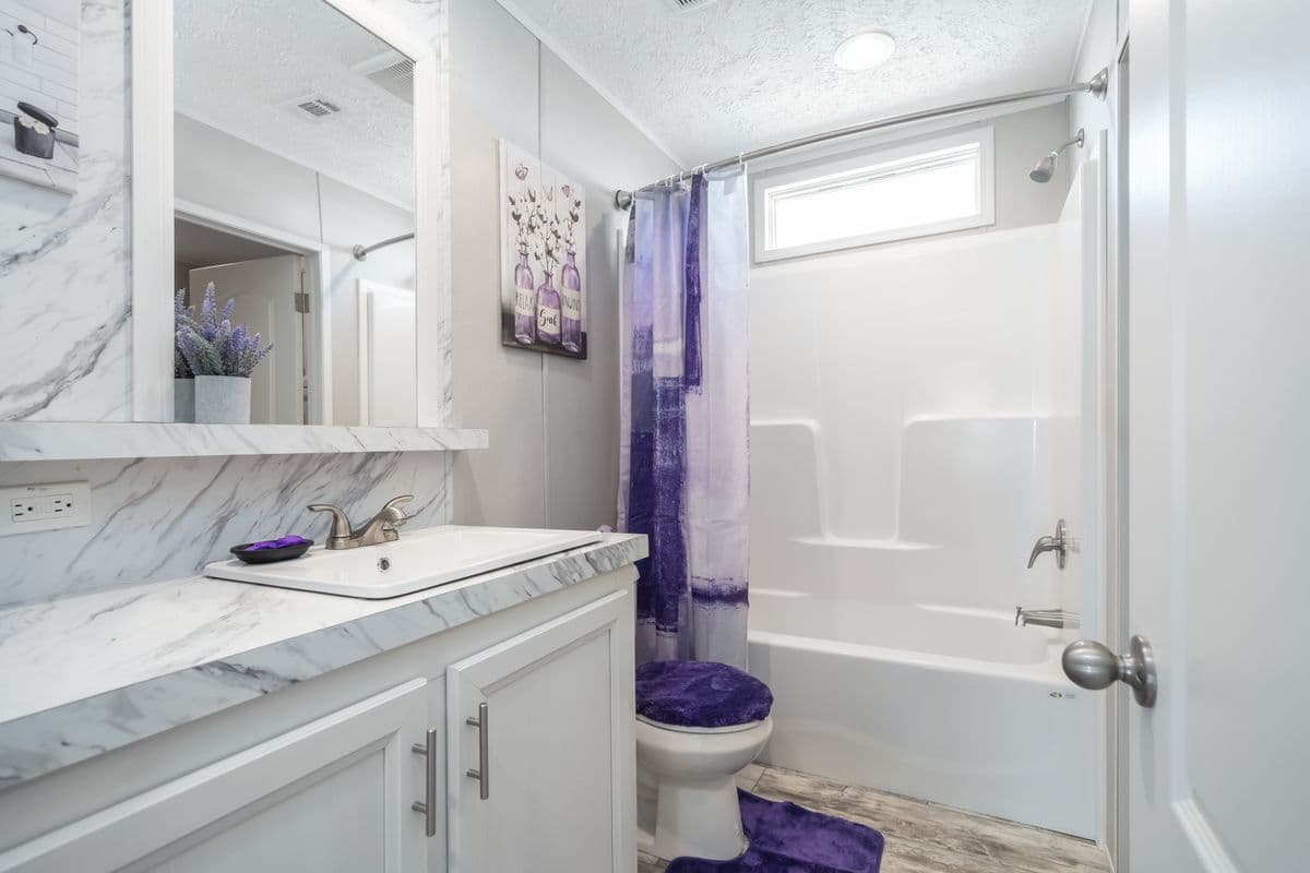 Stella bathroom home features