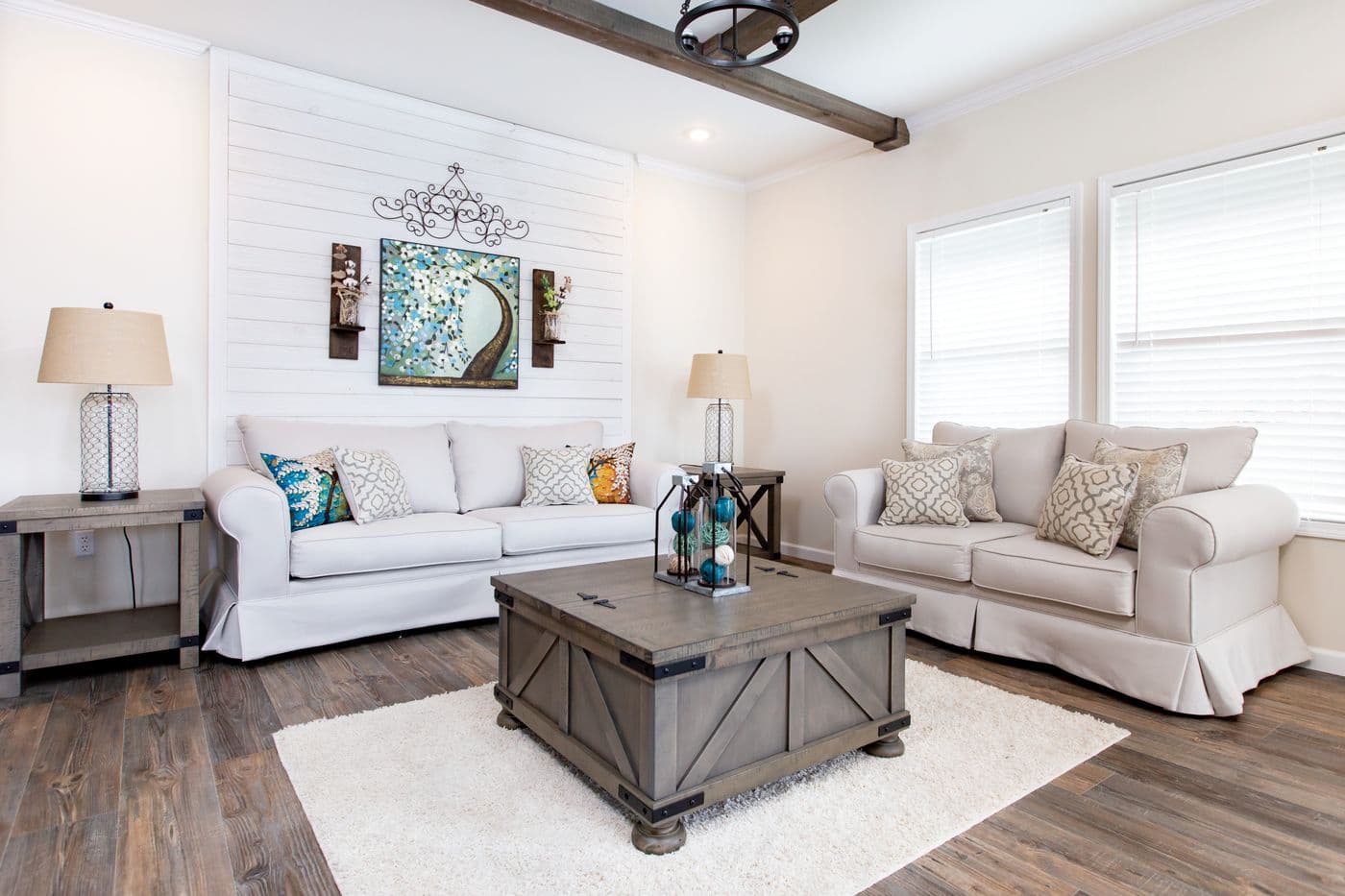 Southern charm 4br interior home features