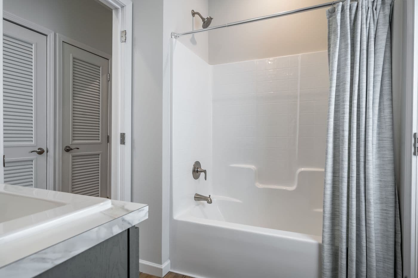 Tiffany bathroom home features