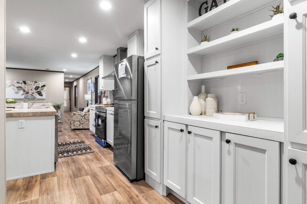 Colossal interior home features