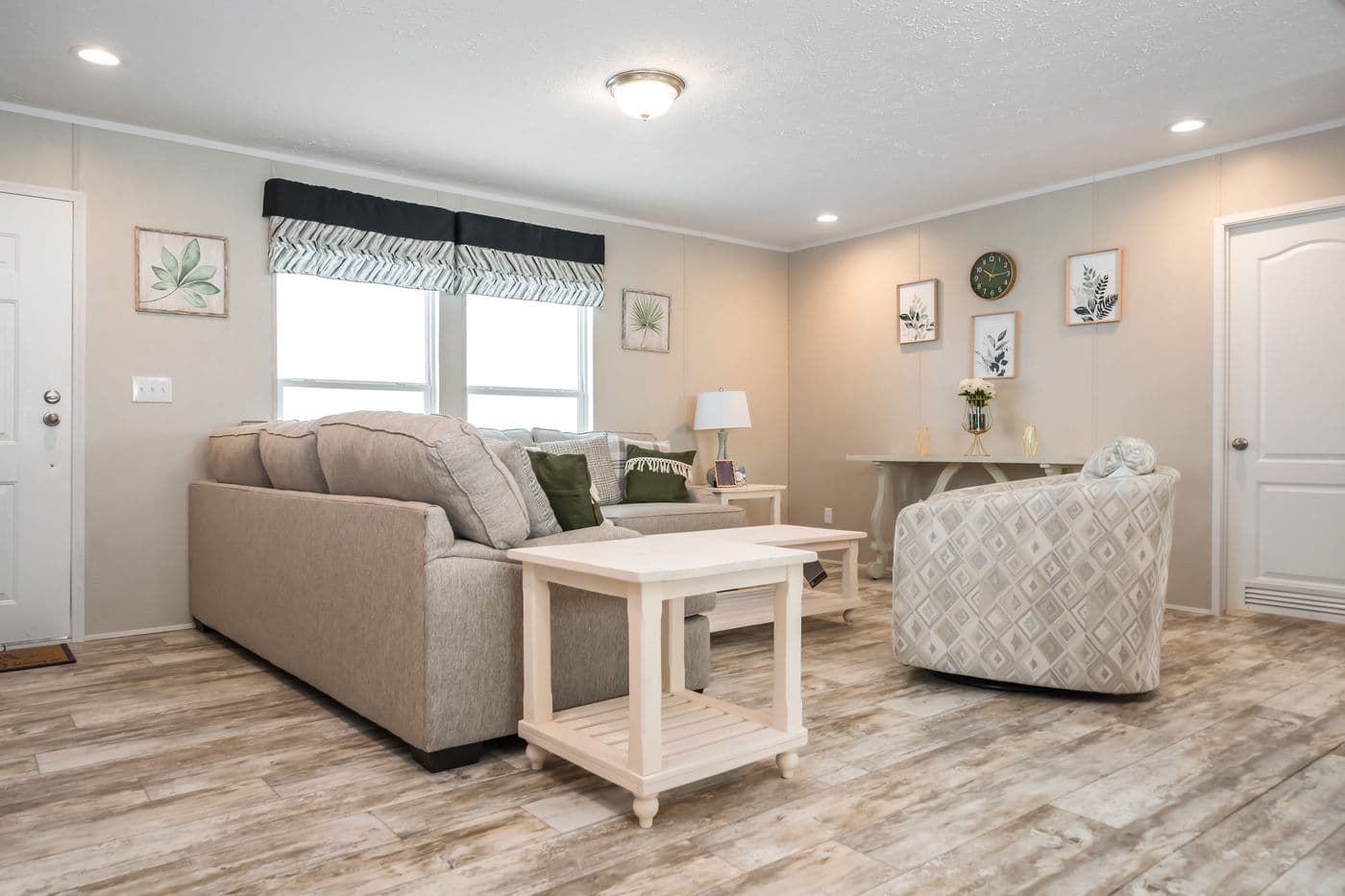 Benjamin interior home features